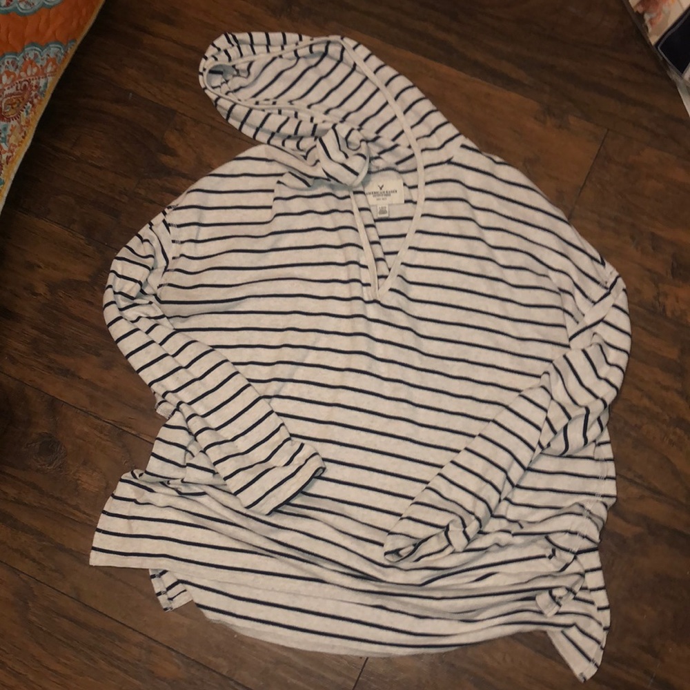 American Eagle top